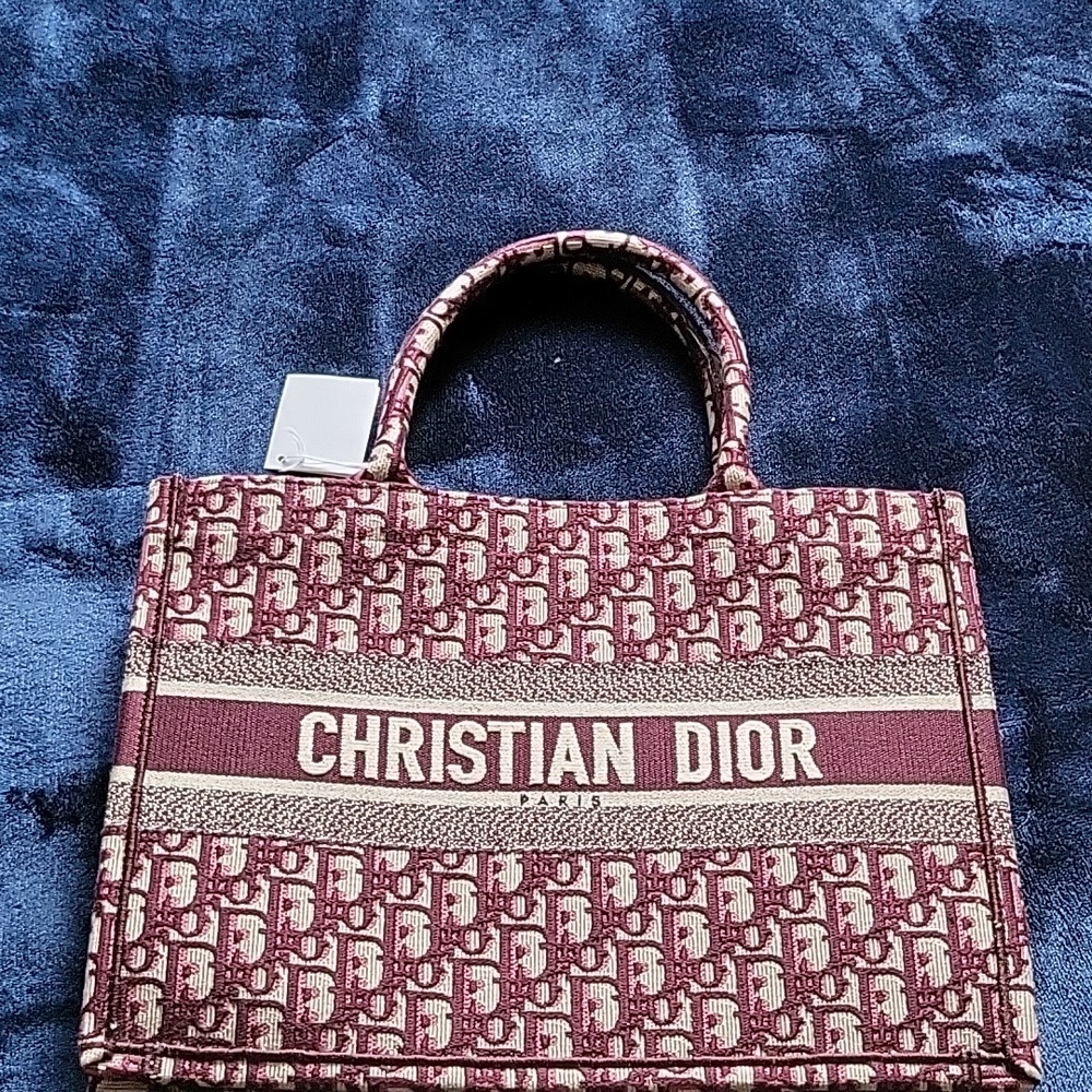 Nwt no box medium size Christian Dior tote
